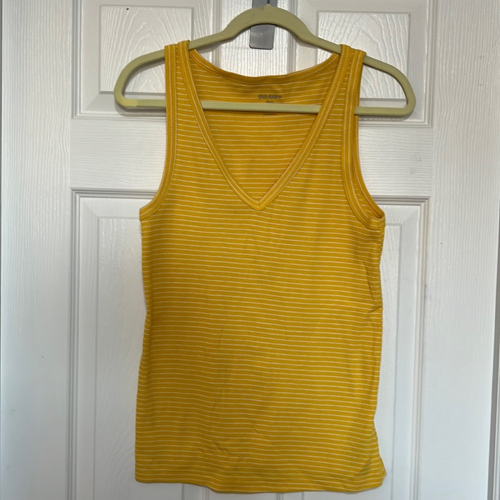OLD NAVY v-neck tank shirt